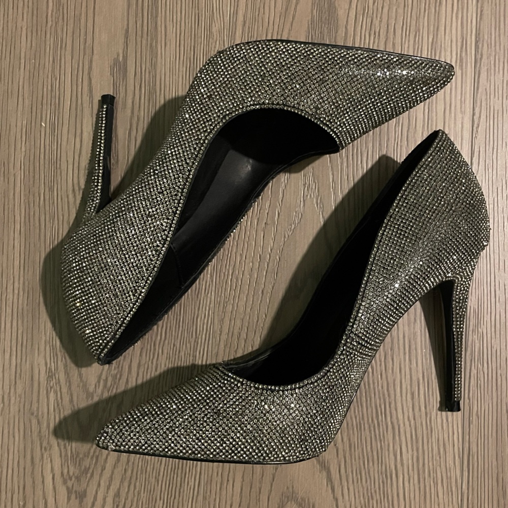 Steve Madden Daisie Crystal Pump